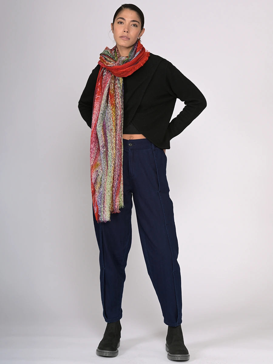 Écharpe en laine fine à touches de couleur