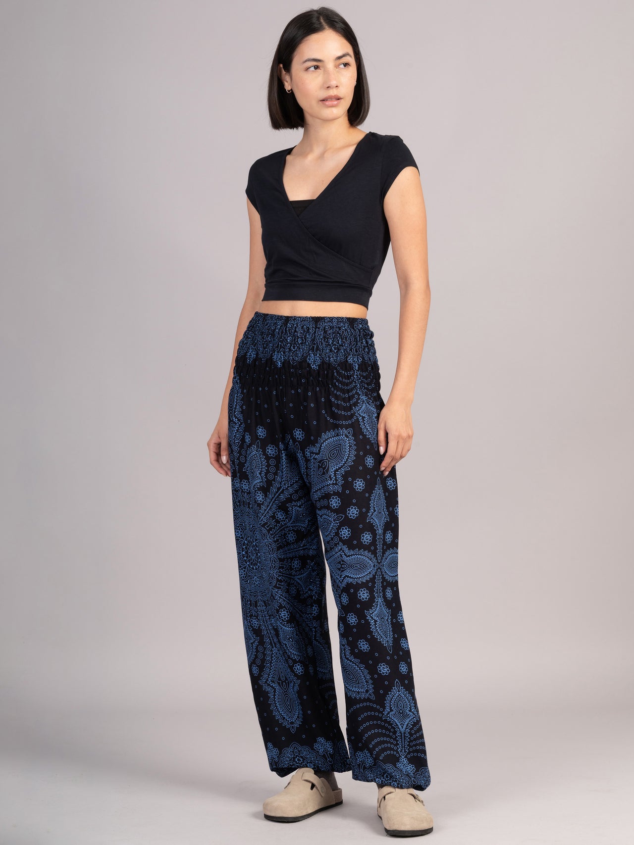 Pantalon bouffant imprimé plumes cachemire