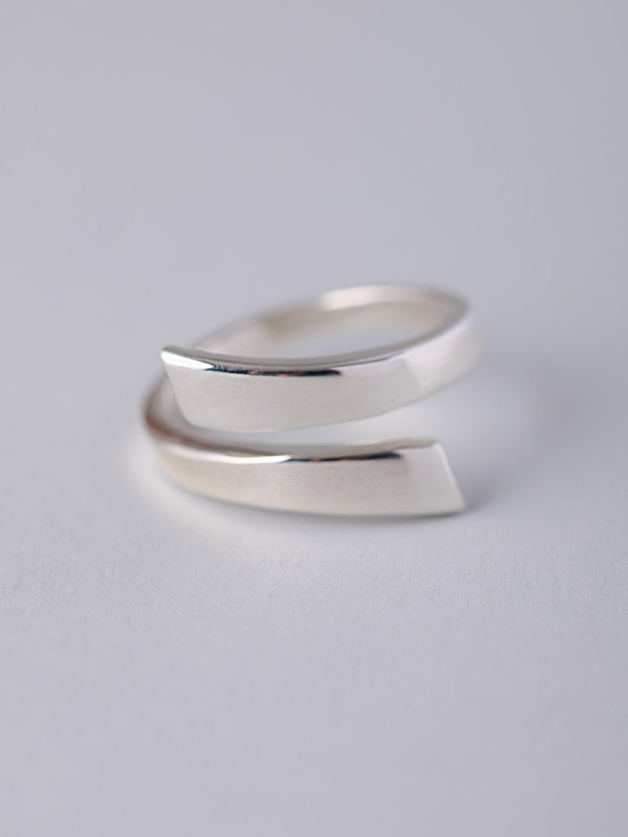 Bague enveloppante bande en argent sterling