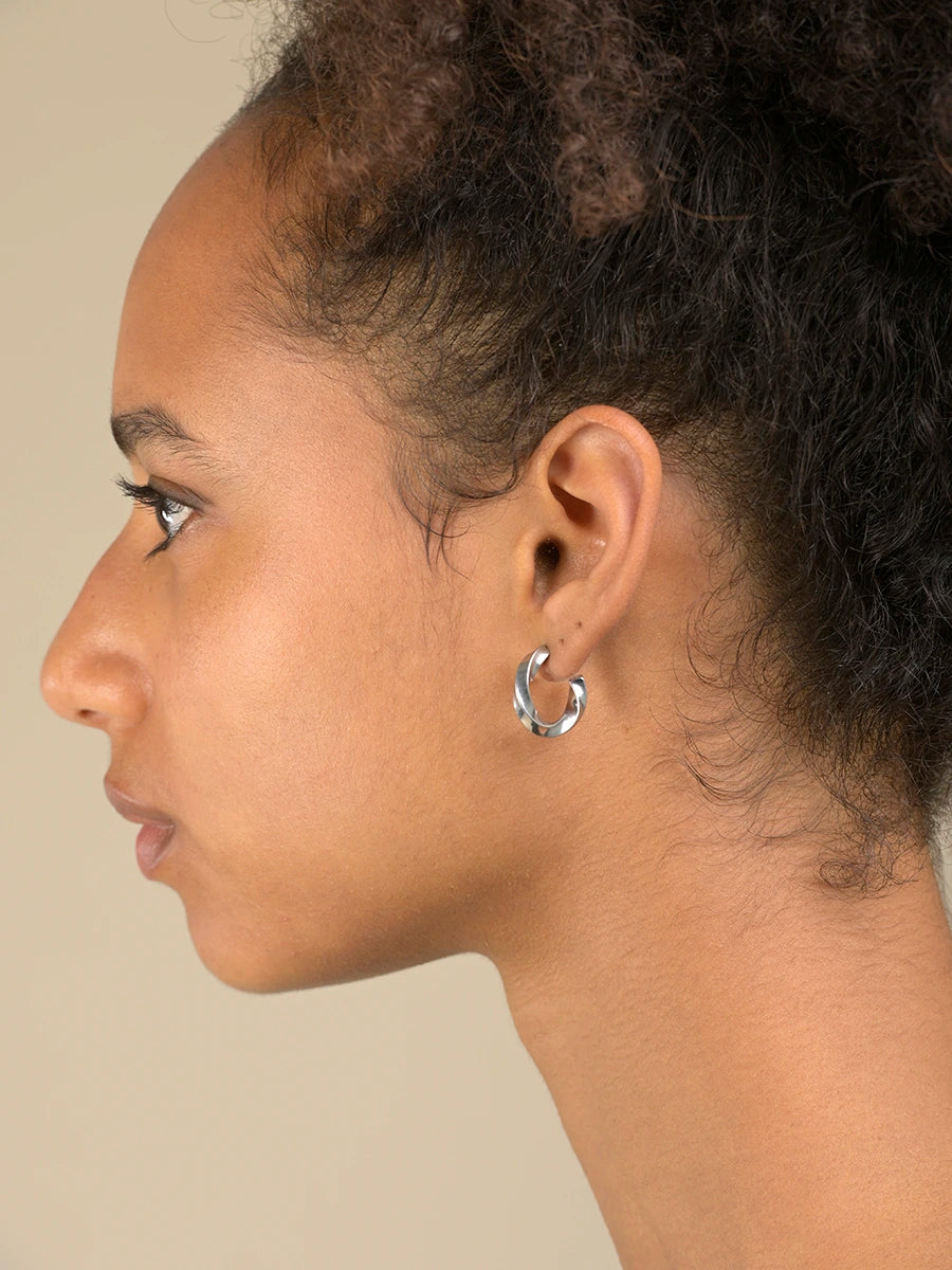 Boucles d'oreilles à anneaux torsadés