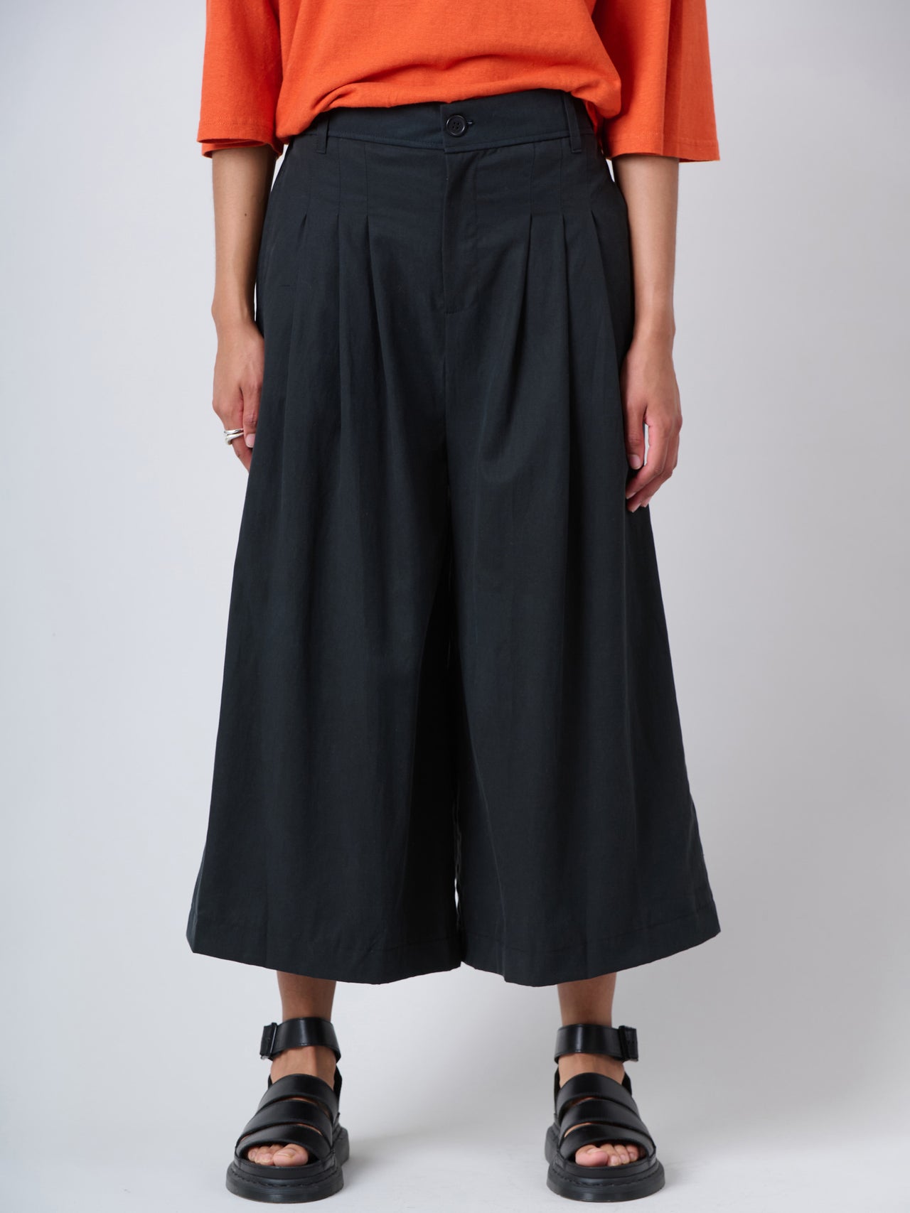 Cropped Wide Leg Tencel® Trousers with Back Pockets